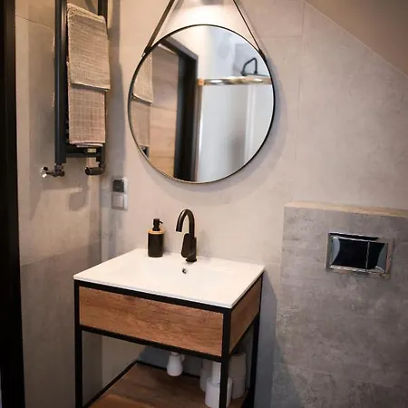 Jdk Legionow 40m2 5-osobowy شقة